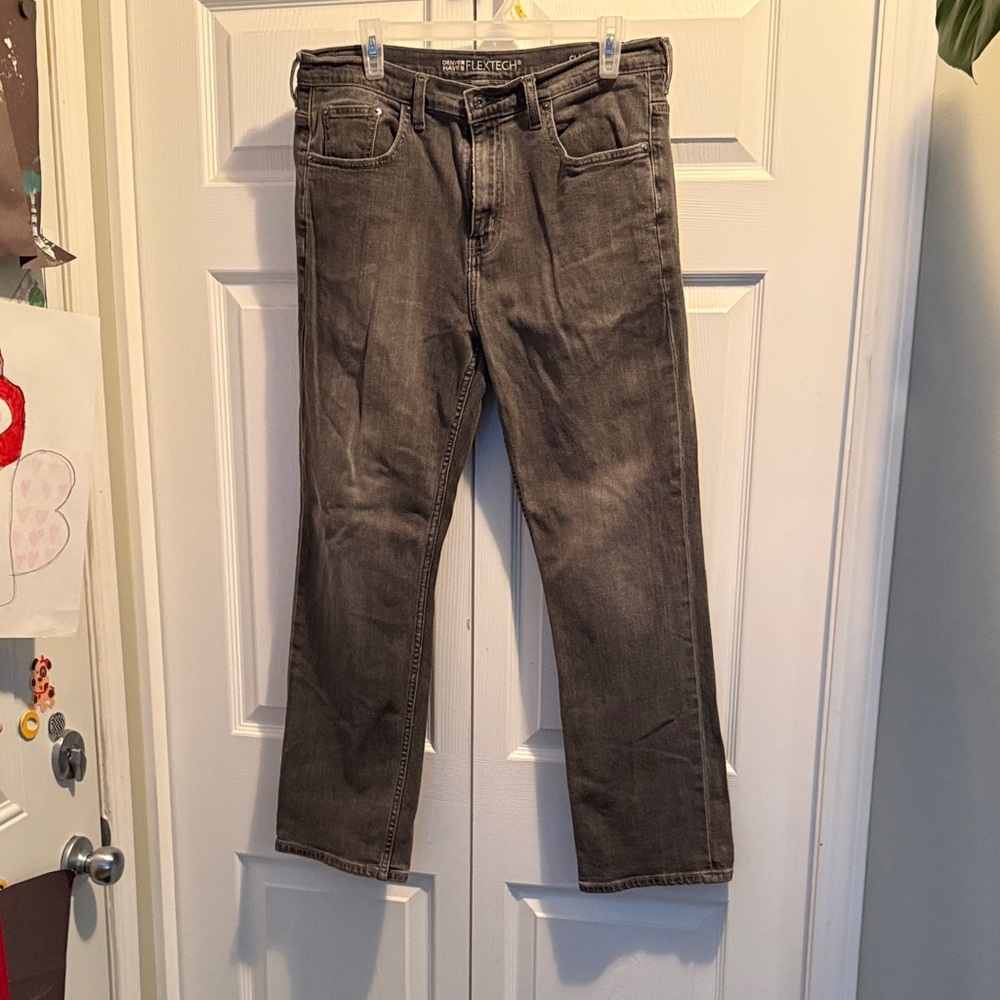 Denver Hayes Men's Dark Gray Straight Jeans